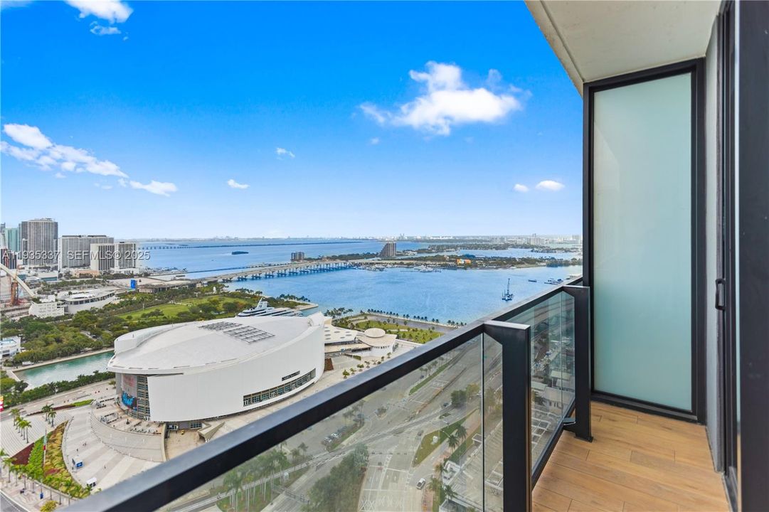 For Sale: $610,000 (1 beds, 1 baths, 430 Square Feet)