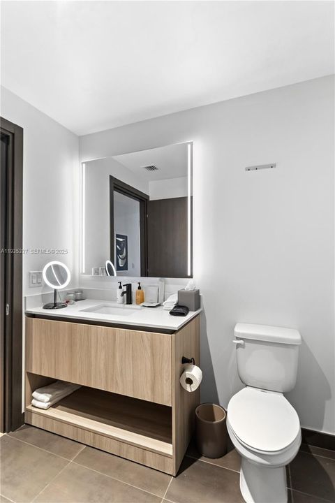 For Sale: $610,000 (1 beds, 1 baths, 430 Square Feet)