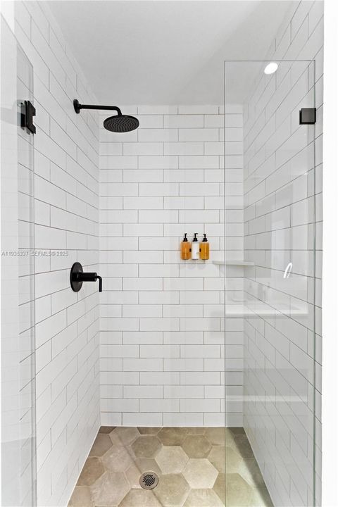 For Sale: $610,000 (1 beds, 1 baths, 430 Square Feet)