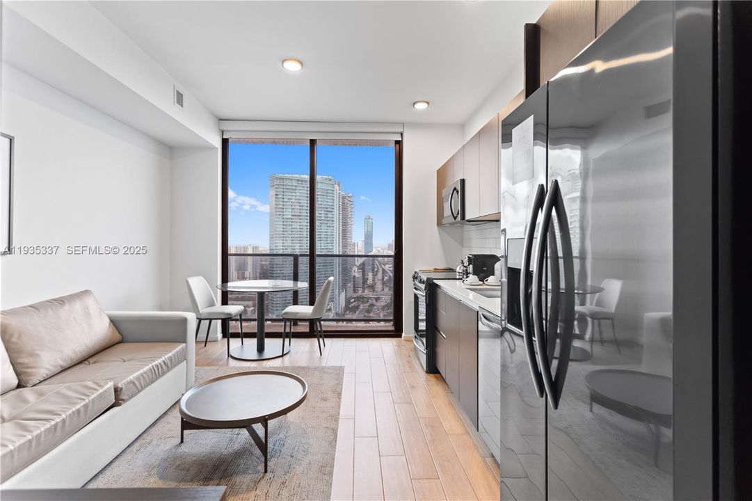 For Sale: $610,000 (1 beds, 1 baths, 430 Square Feet)
