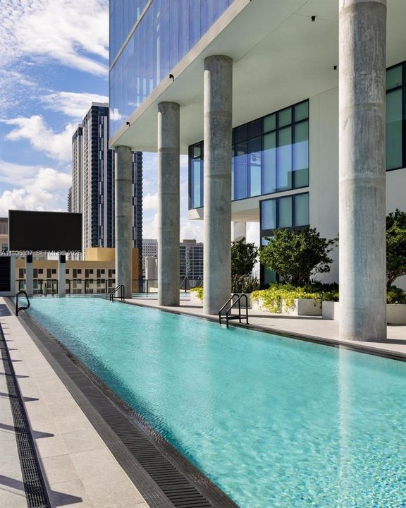 For Sale: $610,000 (1 beds, 1 baths, 430 Square Feet)