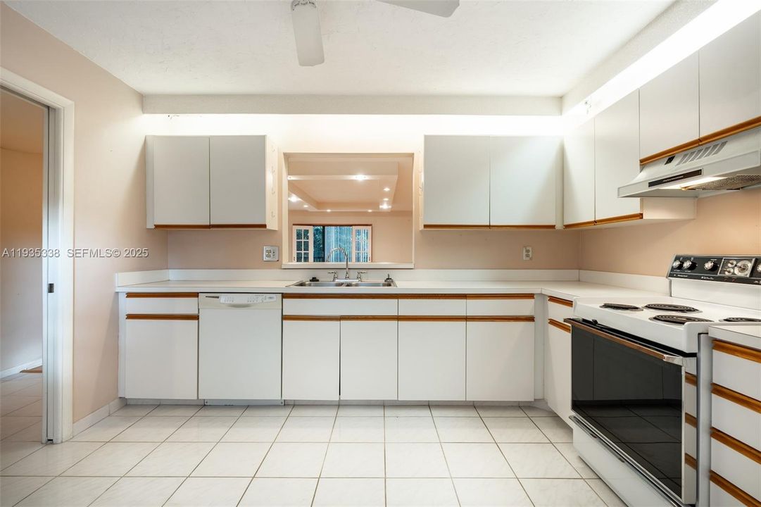 En Venta: $199,999 (2 camas, 2 baños, 1550 Pies cuadrados)