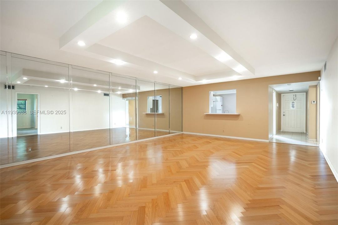 En Venta: $199,999 (2 camas, 2 baños, 1550 Pies cuadrados)