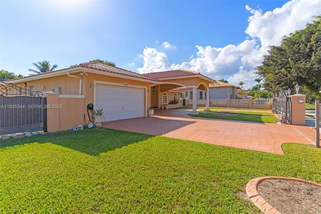 待售: $1,290,000 (4 贝兹, 3 浴室, 3054 平方英尺)