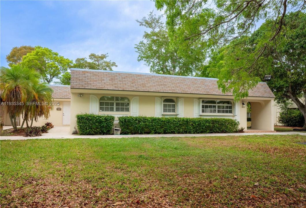 На продажу: $243,958 (1 спален, 1 ванн, 924 Квадратных фут)