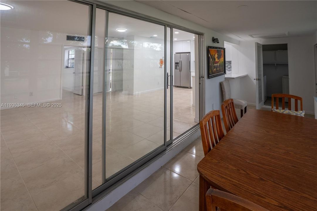 На продажу: $243,958 (1 спален, 1 ванн, 924 Квадратных фут)