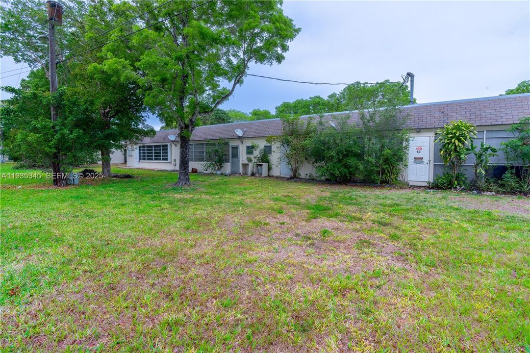 На продажу: $243,958 (1 спален, 1 ванн, 924 Квадратных фут)