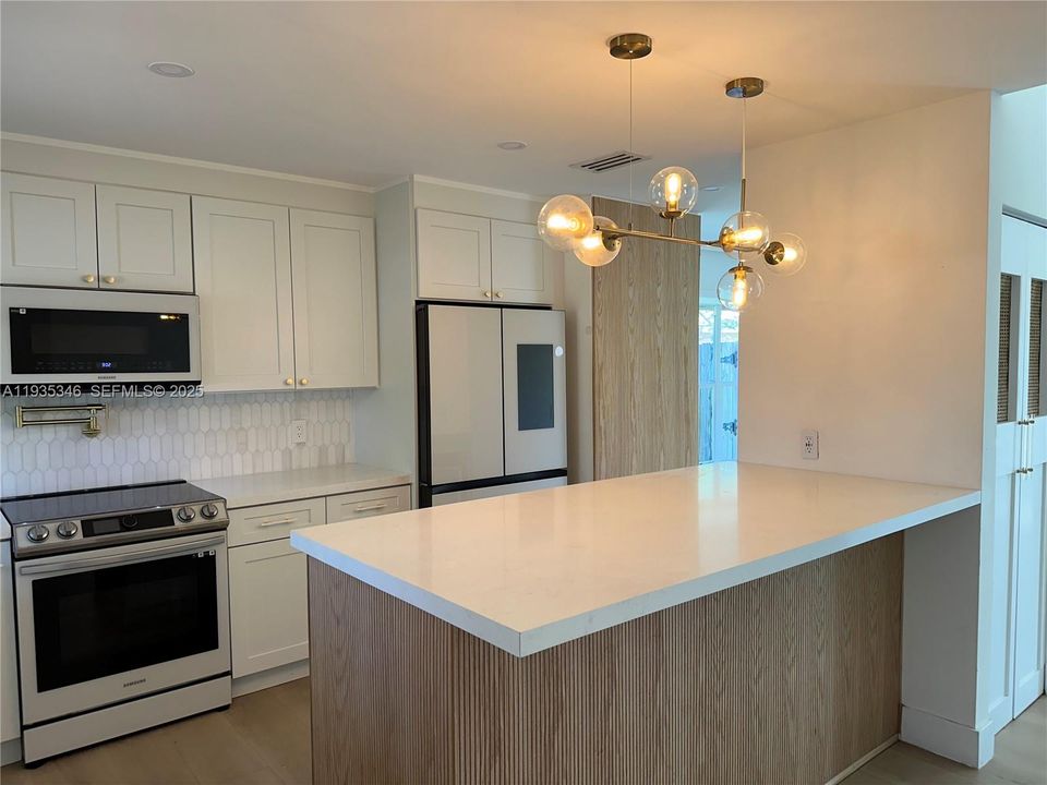 En Venta: $540,000 (2 camas, 2 baños, 1330 Pies cuadrados)