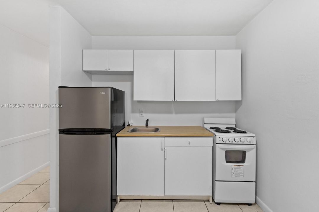 На продажу: $214,900 (1 спален, 1 ванн, 408 Квадратных фут)