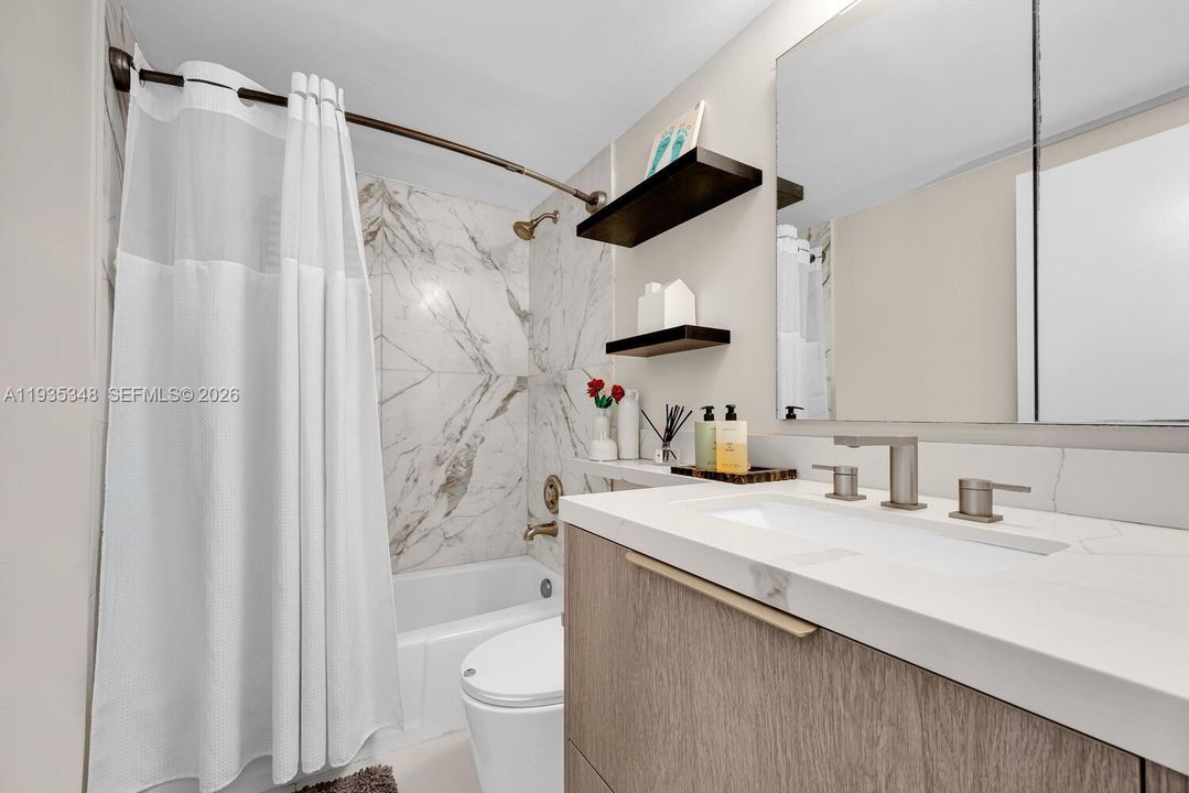 For Sale: $1,295,000 (2 beds, 2 baths, 1260 Square Feet)