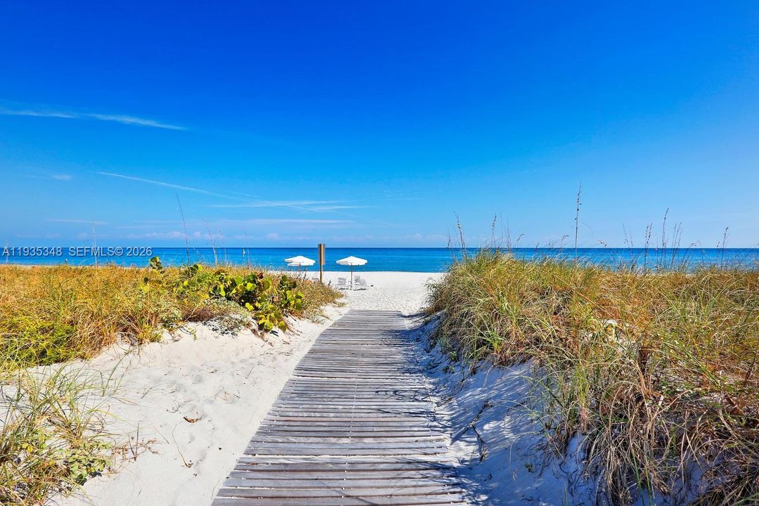 For Sale: $1,295,000 (2 beds, 2 baths, 1260 Square Feet)