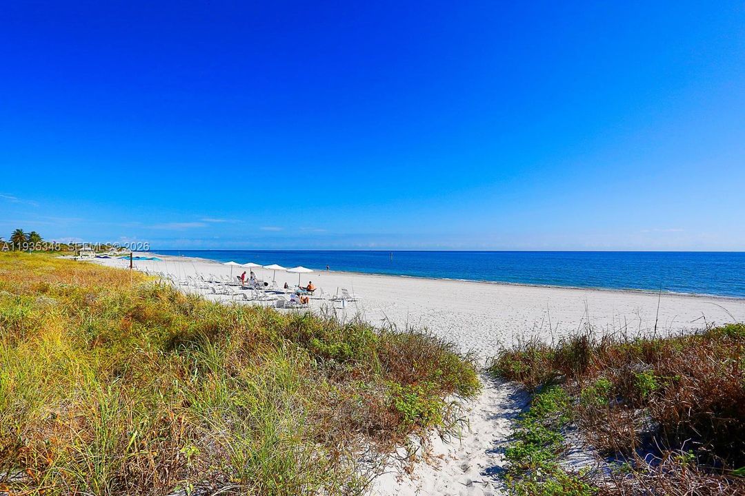 For Sale: $1,295,000 (2 beds, 2 baths, 1260 Square Feet)