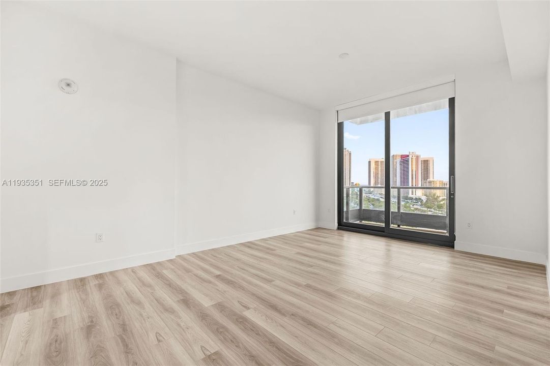 En Renta: $3,942 (2 camas, 2 baños, 1185 Pies cuadrados)