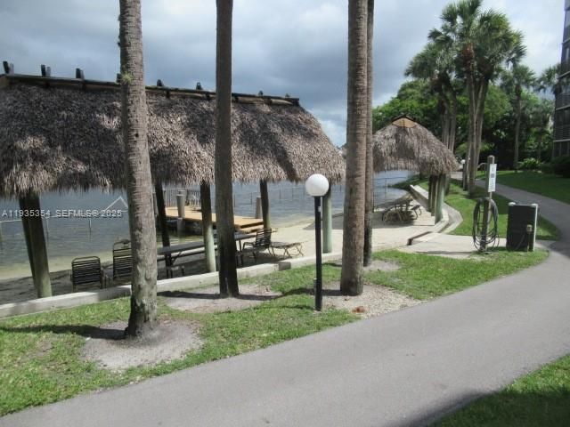 For Sale: $96,000 (1 beds, 1 baths, 773 Square Feet)