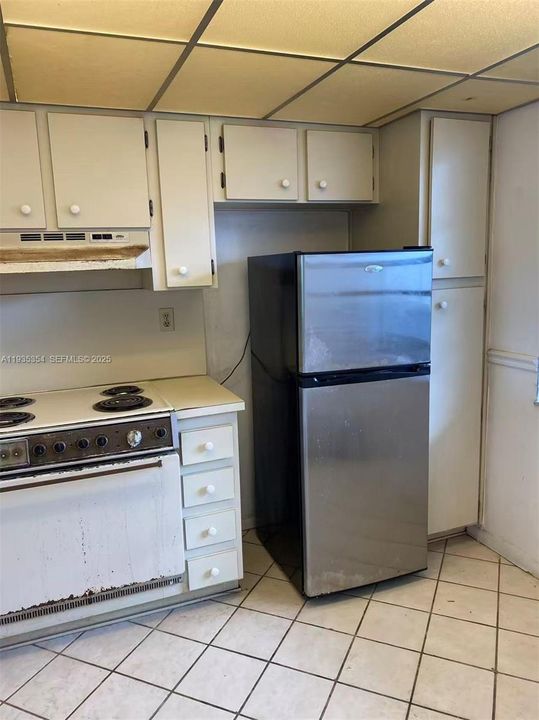 For Sale: $96,000 (1 beds, 1 baths, 773 Square Feet)