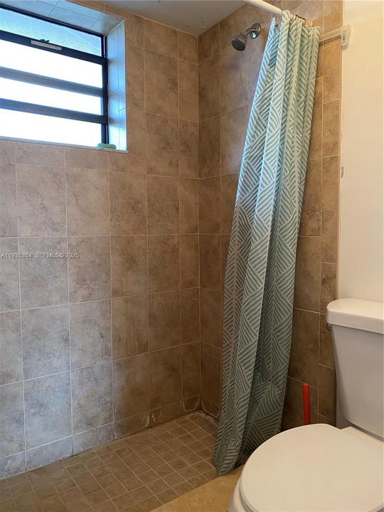 For Sale: $96,000 (1 beds, 1 baths, 773 Square Feet)