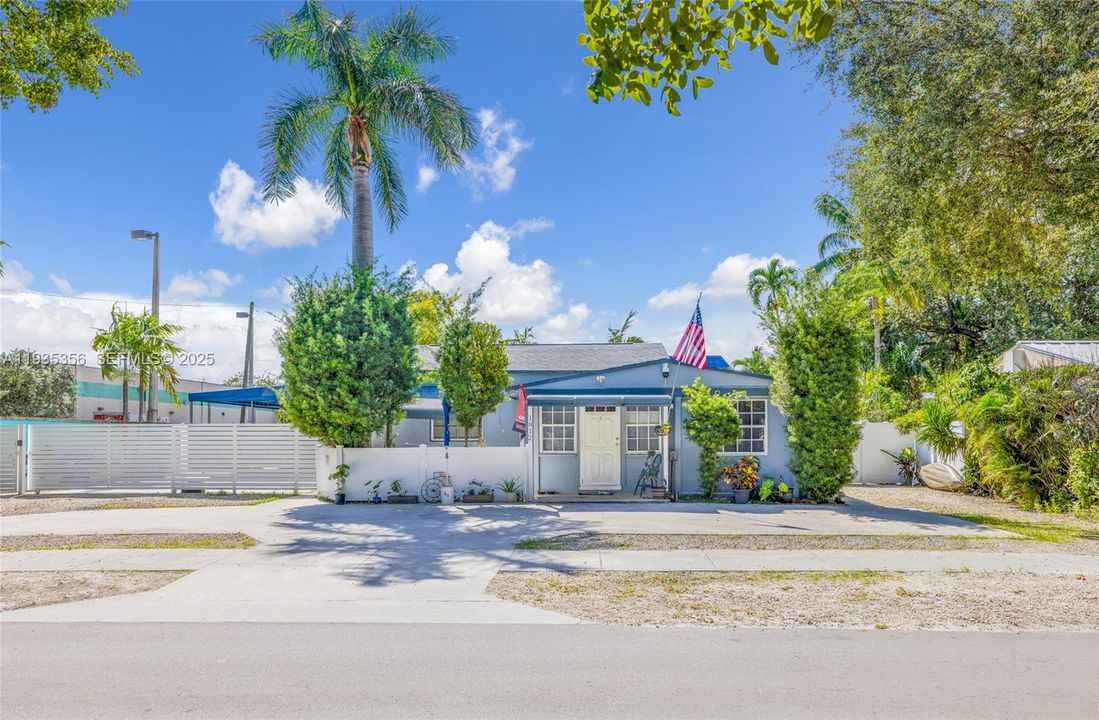 For Sale: $950,000 (0 beds, 0 baths, 2812 Square Feet)