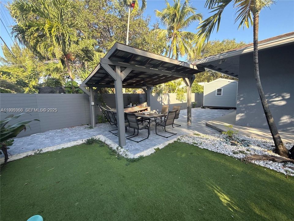 For Sale: $950,000 (0 beds, 0 baths, 2812 Square Feet)