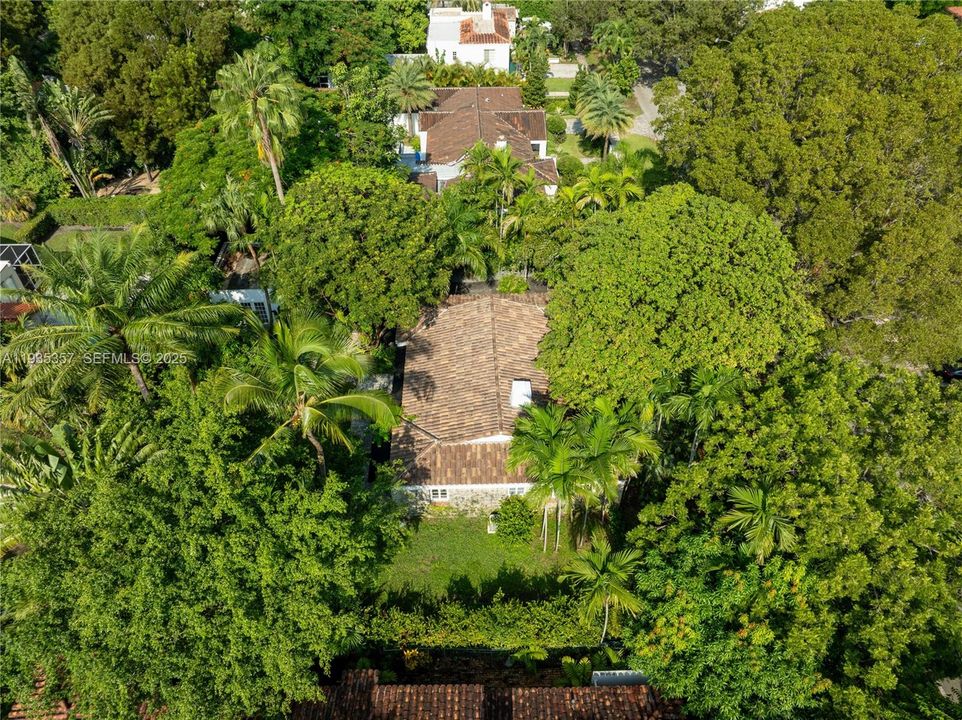 出租: $7,500 (4 贝兹, 3 浴室, 2140 平方英尺)