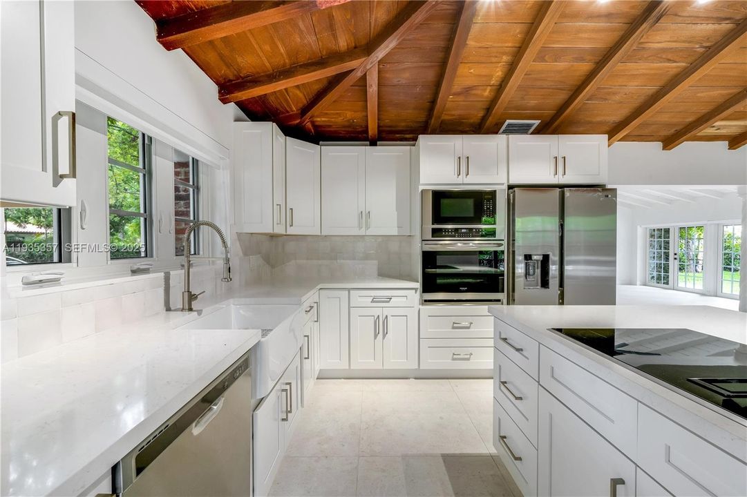 出租: $7,500 (4 贝兹, 3 浴室, 2140 平方英尺)