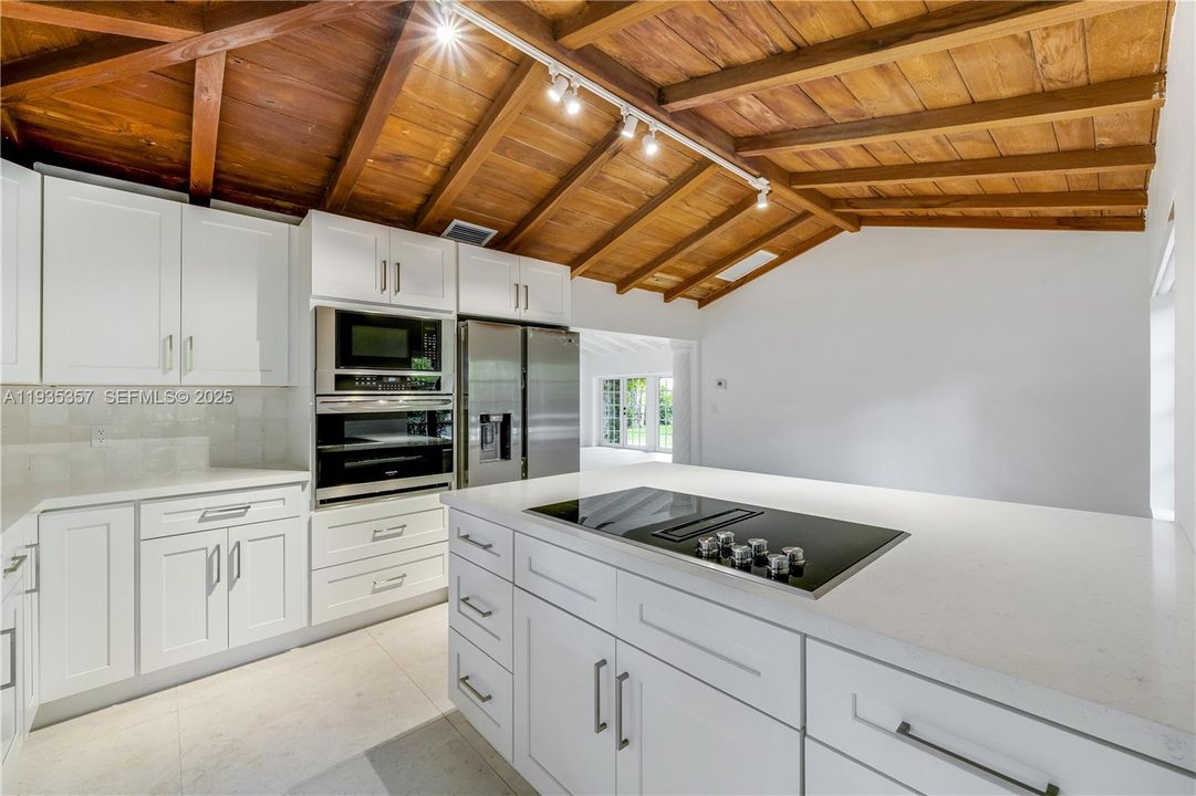 出租: $7,500 (4 贝兹, 3 浴室, 2140 平方英尺)