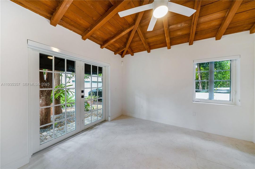 出租: $7,500 (4 贝兹, 3 浴室, 2140 平方英尺)