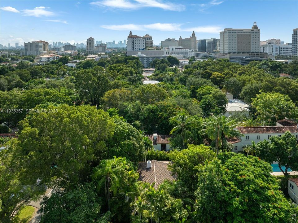 出租: $7,500 (4 贝兹, 3 浴室, 2140 平方英尺)