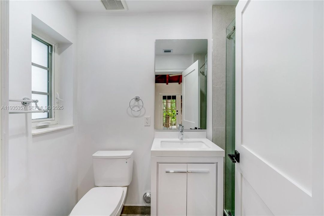 出租: $7,500 (4 贝兹, 3 浴室, 2140 平方英尺)