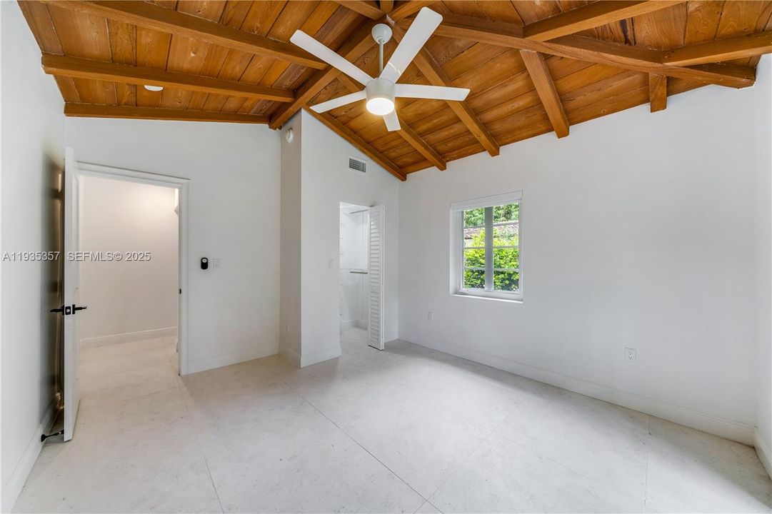 出租: $7,500 (4 贝兹, 3 浴室, 2140 平方英尺)