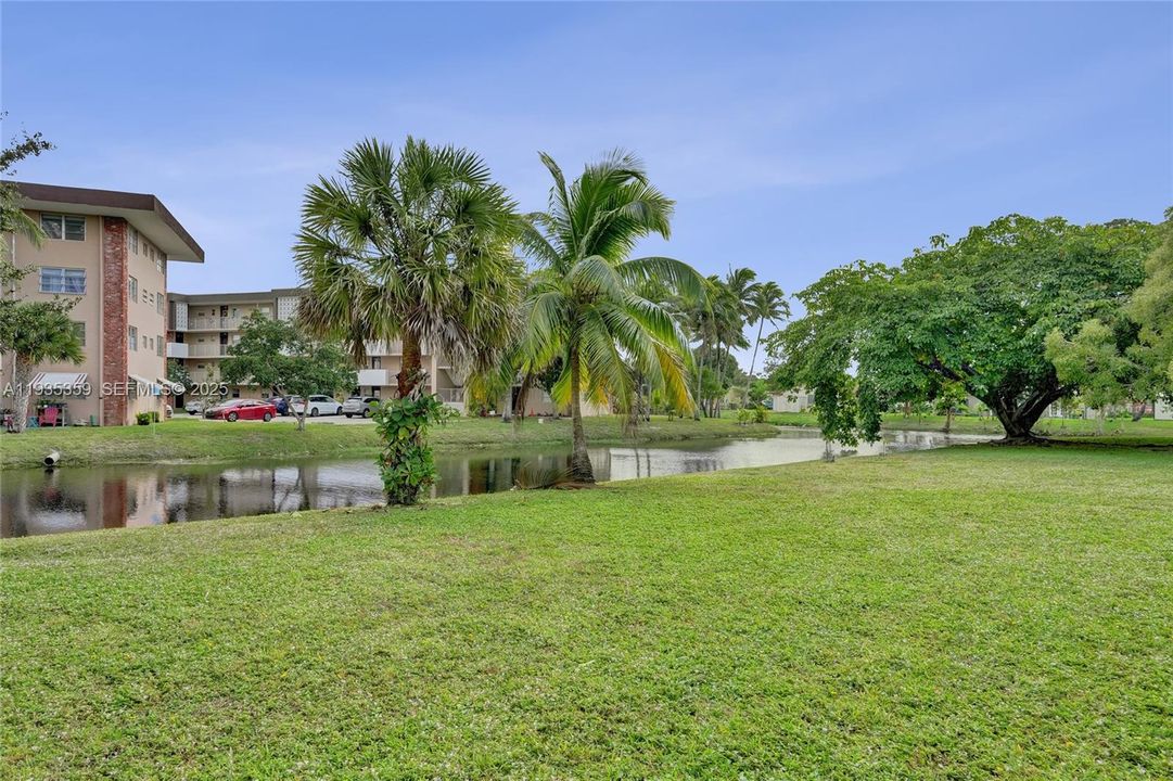 待售: $105,000 (2 贝兹, 2 浴室, 1021 平方英尺)