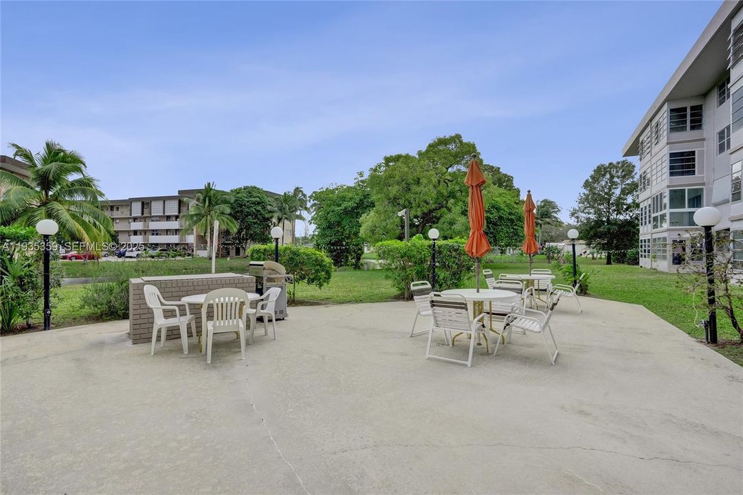 待售: $105,000 (2 贝兹, 2 浴室, 1021 平方英尺)