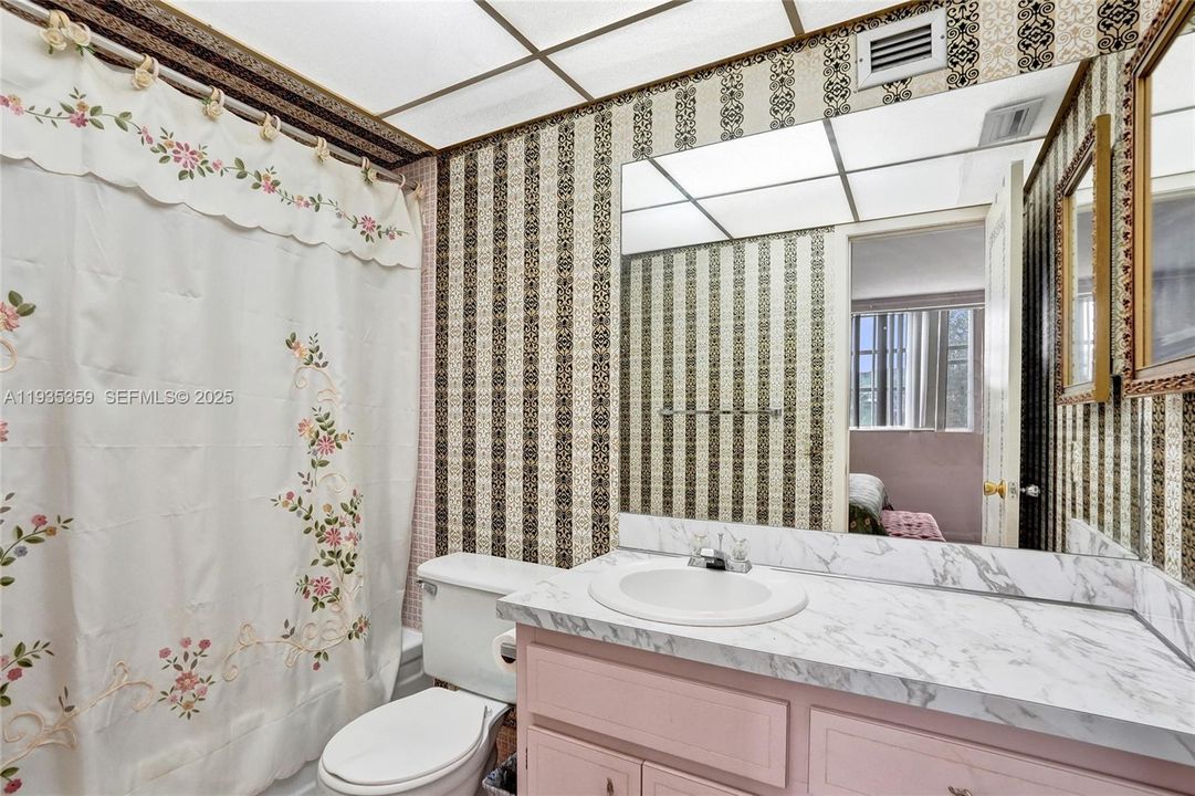 待售: $105,000 (2 贝兹, 2 浴室, 1021 平方英尺)