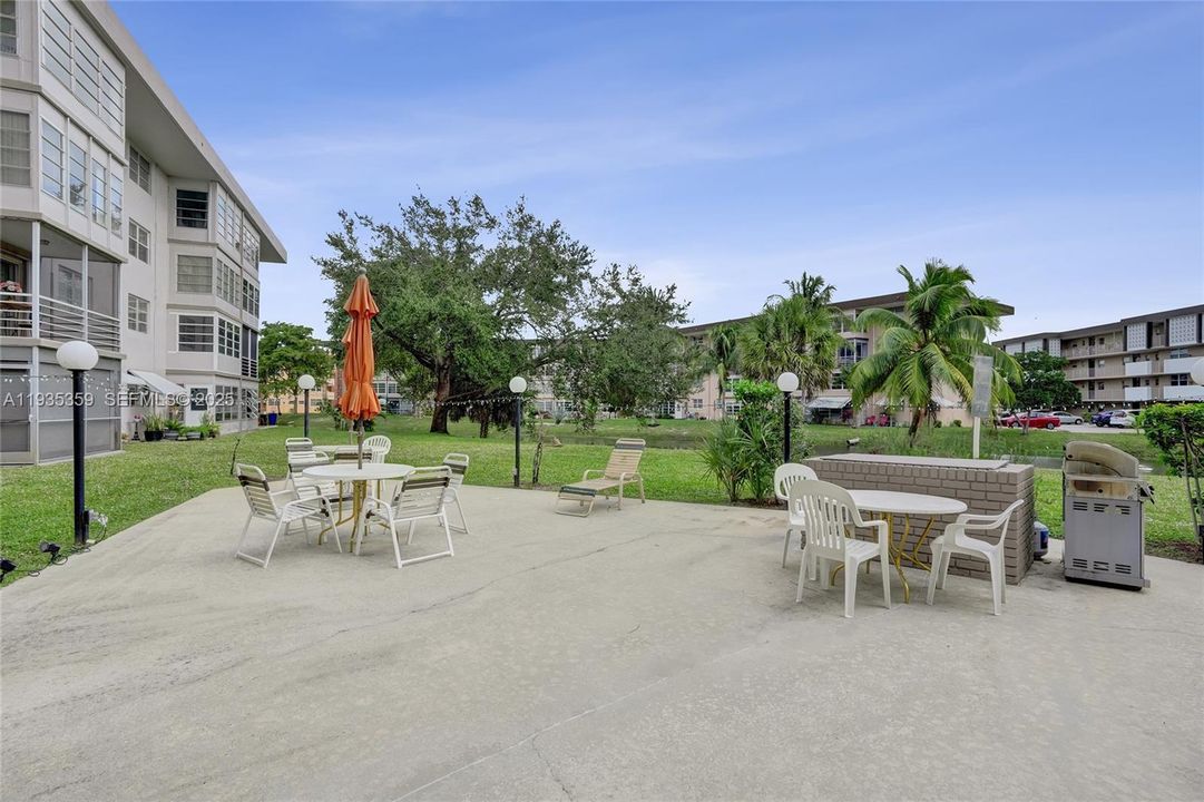 待售: $105,000 (2 贝兹, 2 浴室, 1021 平方英尺)