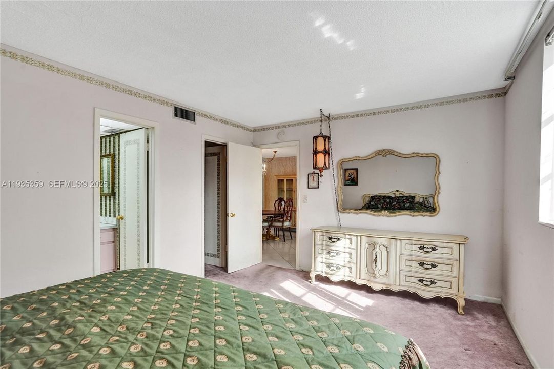 待售: $105,000 (2 贝兹, 2 浴室, 1021 平方英尺)