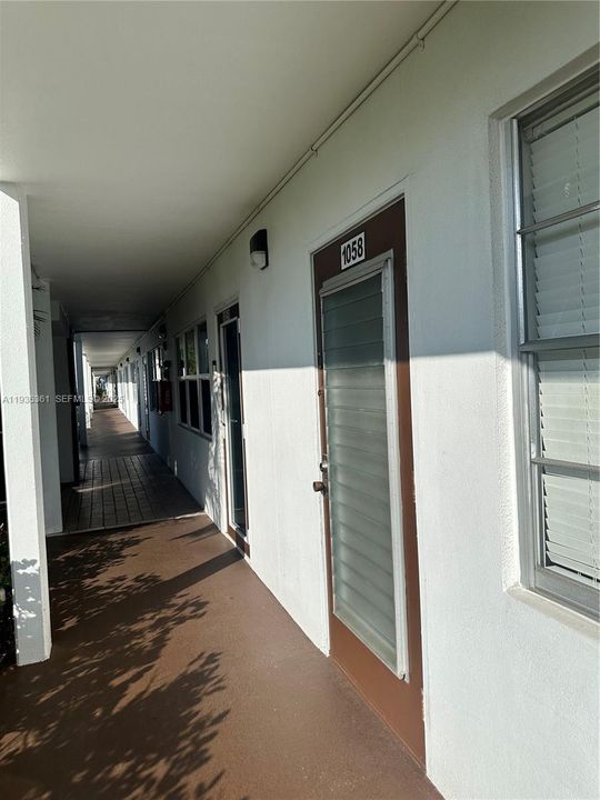 На продажу: $132,000 (1 спален, 1 ванн, 738 Квадратных фут)