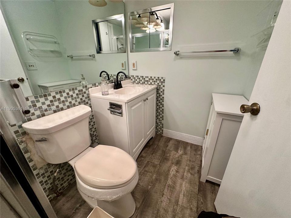 На продажу: $132,000 (1 спален, 1 ванн, 738 Квадратных фут)