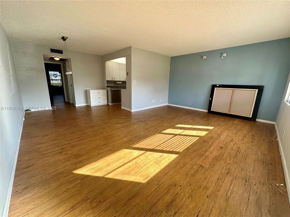 На продажу: $132,000 (1 спален, 1 ванн, 738 Квадратных фут)