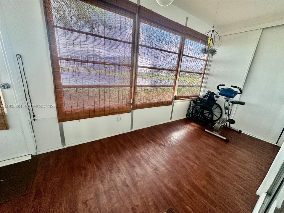 На продажу: $132,000 (1 спален, 1 ванн, 738 Квадратных фут)