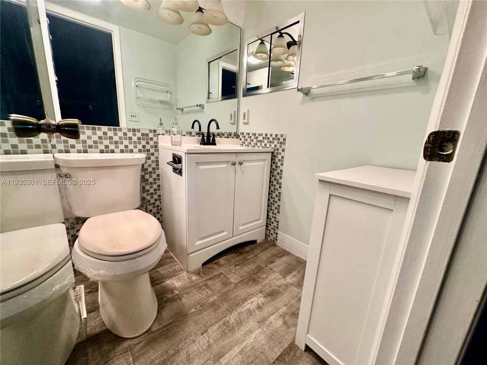 На продажу: $132,000 (1 спален, 1 ванн, 738 Квадратных фут)