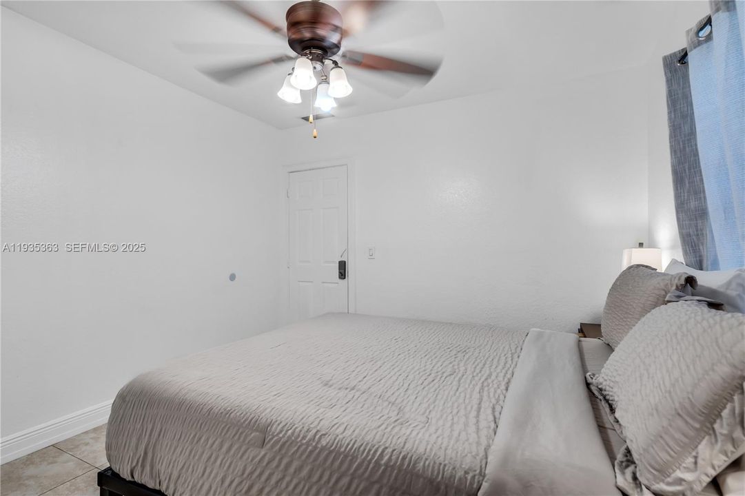 For Rent: $2,500 (2 beds, 2 baths, 3003 Square Feet)