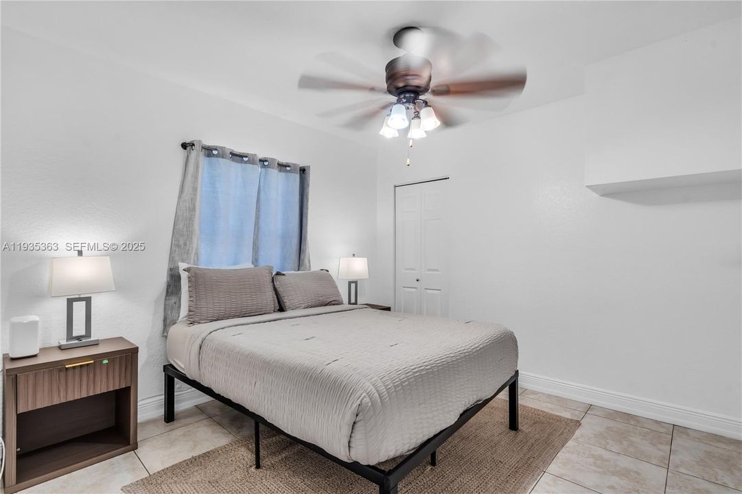 For Rent: $2,500 (2 beds, 2 baths, 3003 Square Feet)