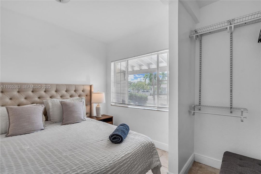 For Rent: $2,500 (2 beds, 2 baths, 3003 Square Feet)