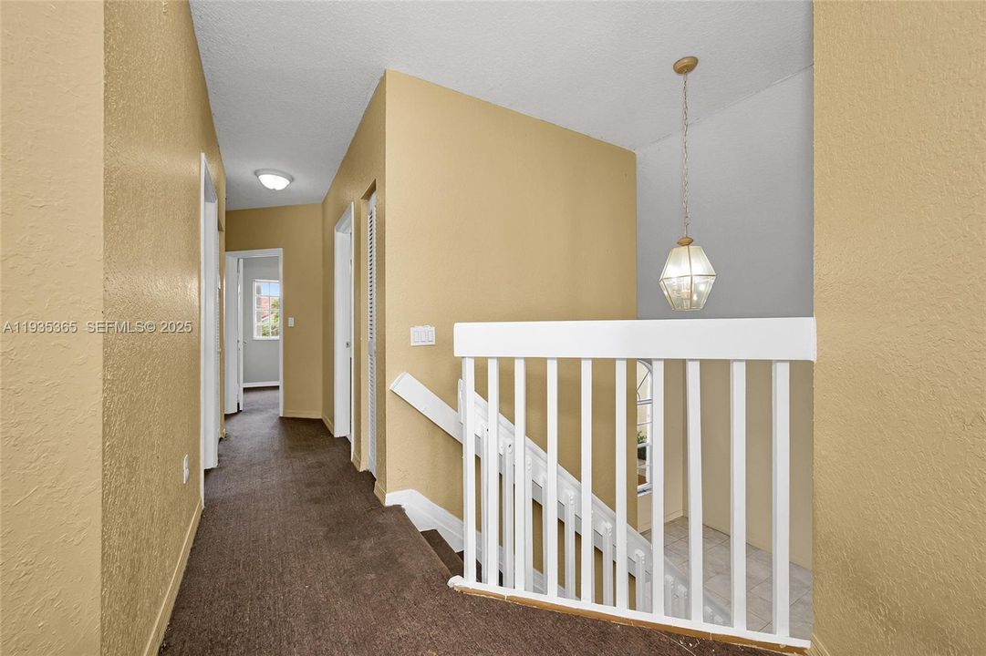 En Venta: $749,900 (4 camas, 3 baños, 2399 Pies cuadrados)