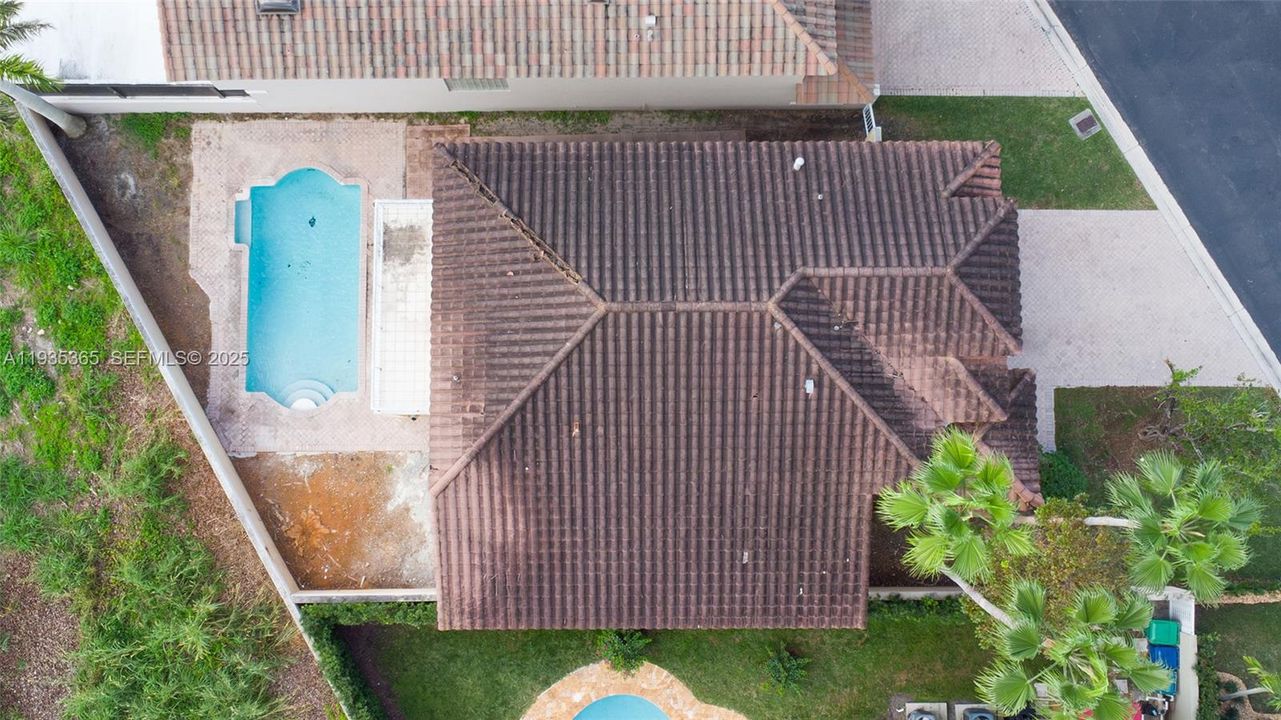 En Venta: $749,900 (4 camas, 3 baños, 2399 Pies cuadrados)