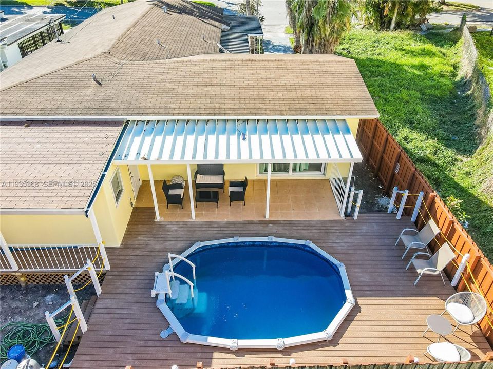 For Rent: $3,500 (4 beds, 2 baths, 1571 Square Feet)