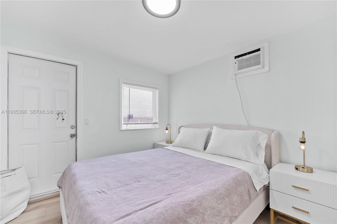 For Rent: $3,500 (4 beds, 2 baths, 1571 Square Feet)