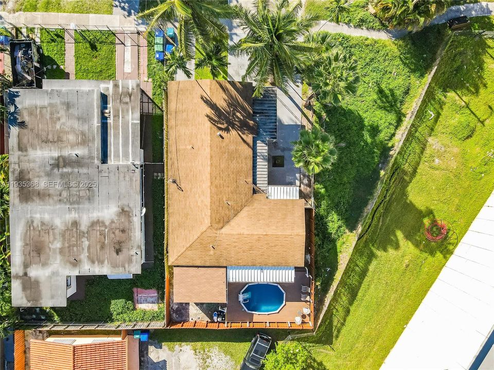 For Rent: $3,500 (4 beds, 2 baths, 1571 Square Feet)