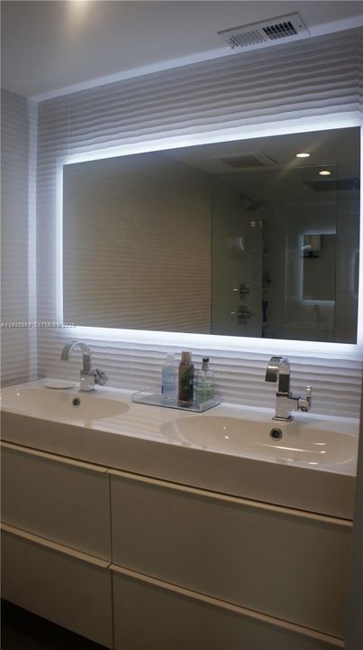 На продажу: $599,000 (2 спален, 2 ванн, 1800 Квадратных фут)