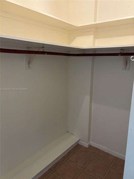 For Rent: $1,350 (0 beds, 1 baths, 576 Square Feet)