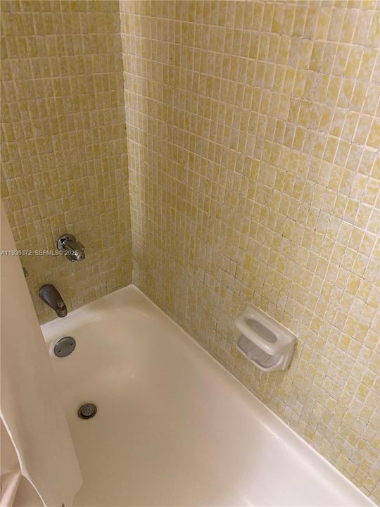 For Rent: $1,350 (0 beds, 1 baths, 576 Square Feet)